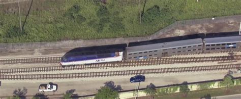 Metra Rock Island train derails near LaSalle Street Monday; normal service resumes